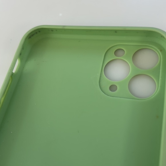 iPhone 11 Pro Max cases - Picture 6 of 9